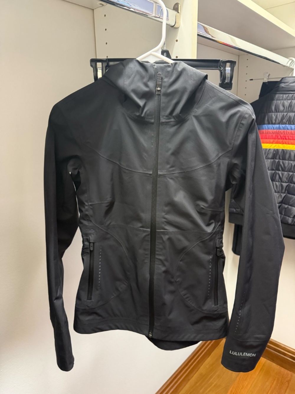 Lululemon Rain Rebel Insulated Jacket Black Size 2